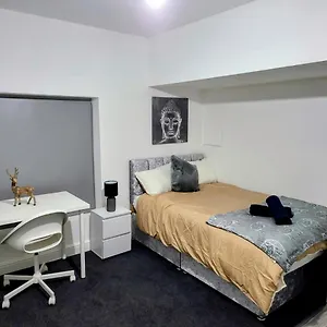 Aparthotel Easy Living - Burns Street