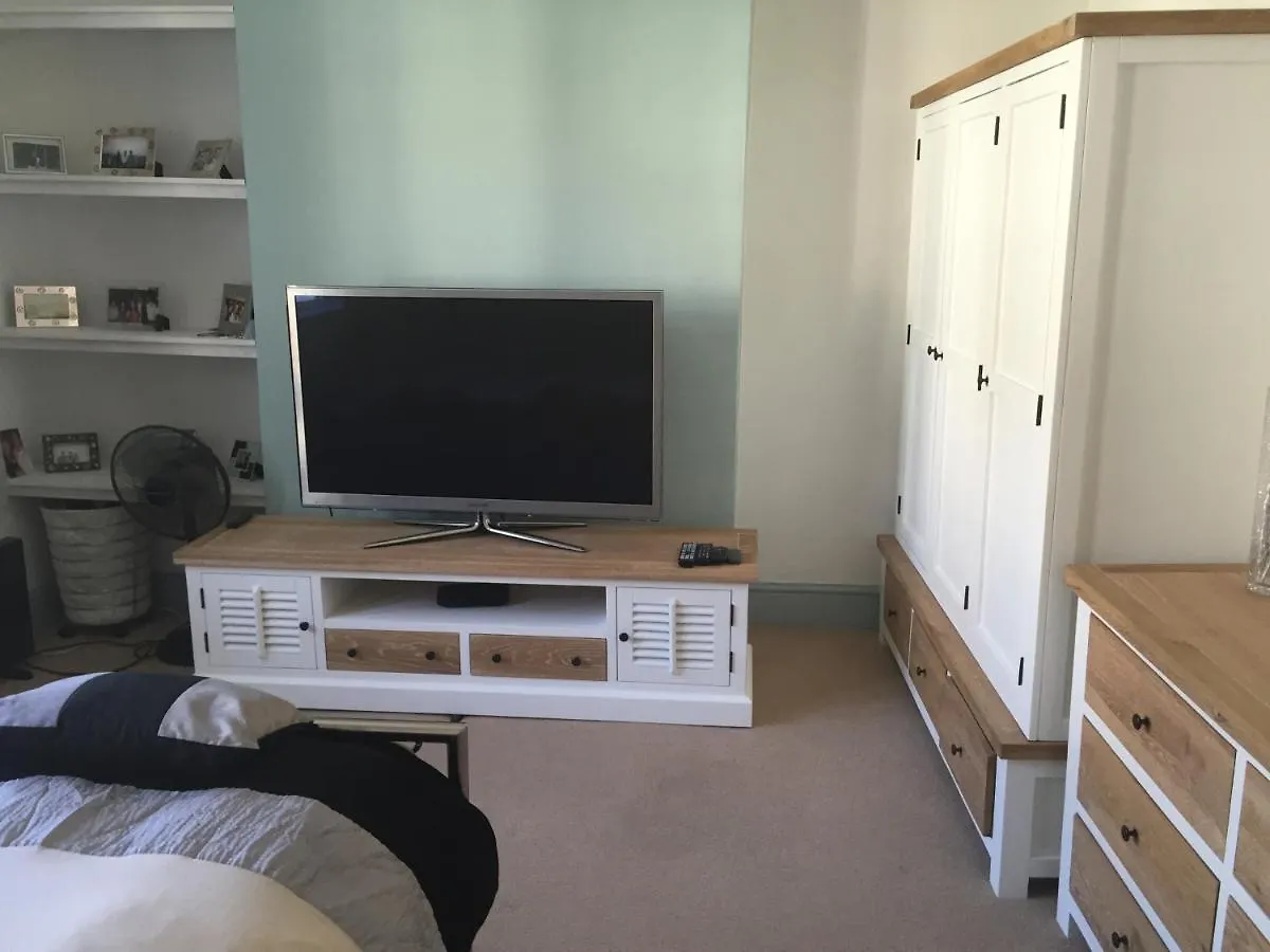 The Mews - Less Than 1Km To City Centre - Stadium - Castle - 10 Min Walk Cardiff Guest house